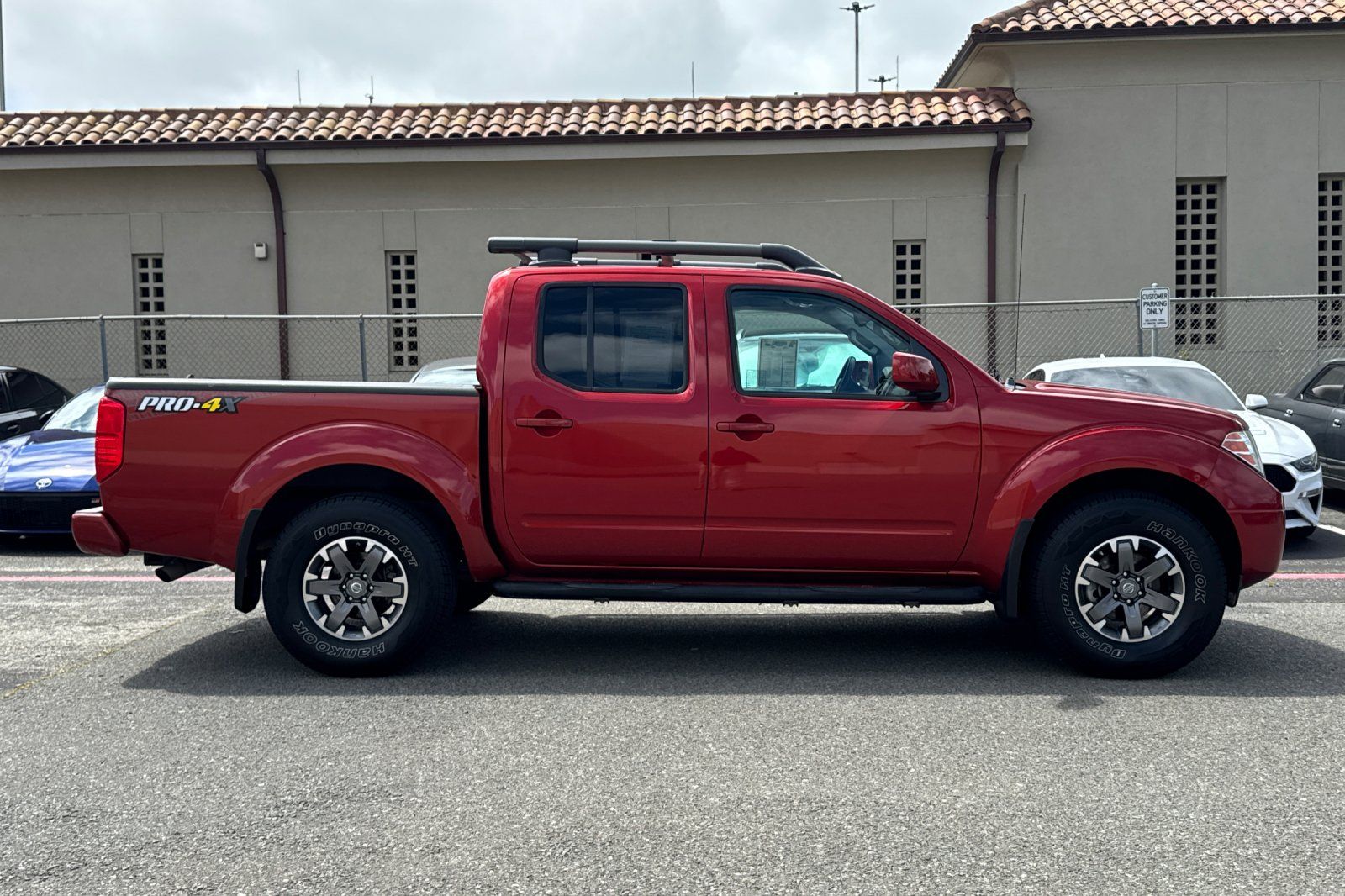 2016 Nissan Frontier PRO-4X photo 2