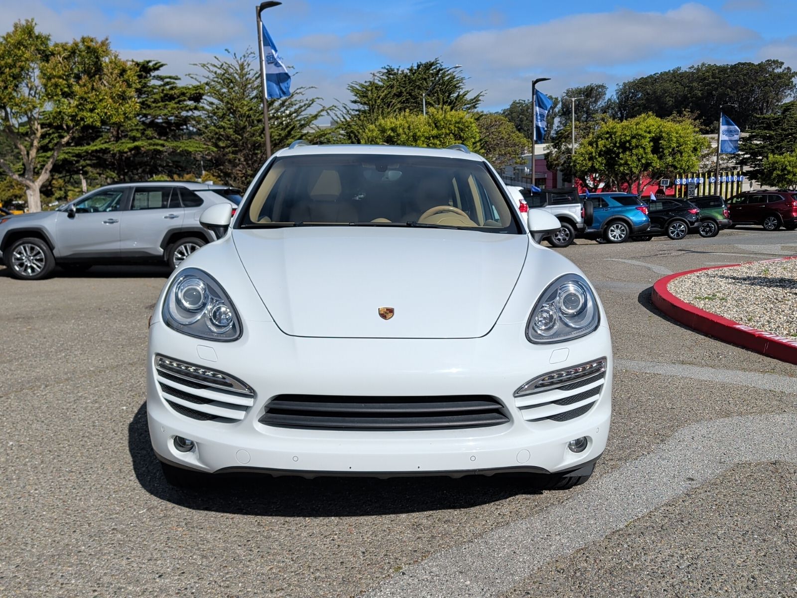 2014 Porsche Cayenne Base photo 2