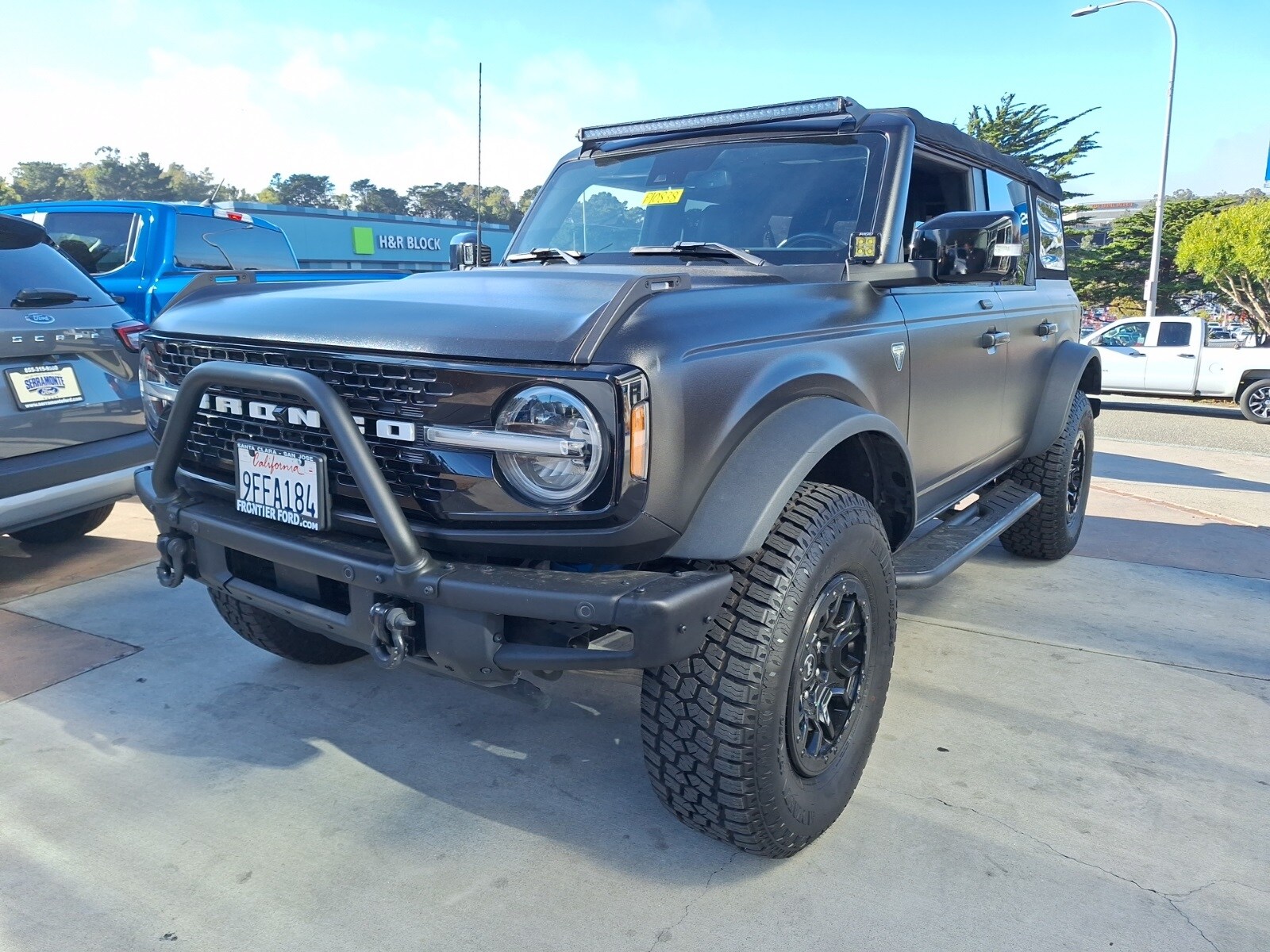 2021 Ford Bronco First Edition photo 2
