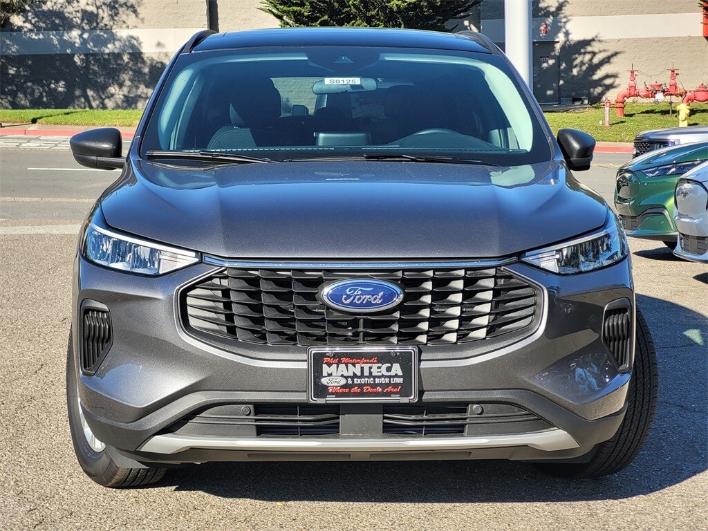 2025 Ford Escape Active photo 2