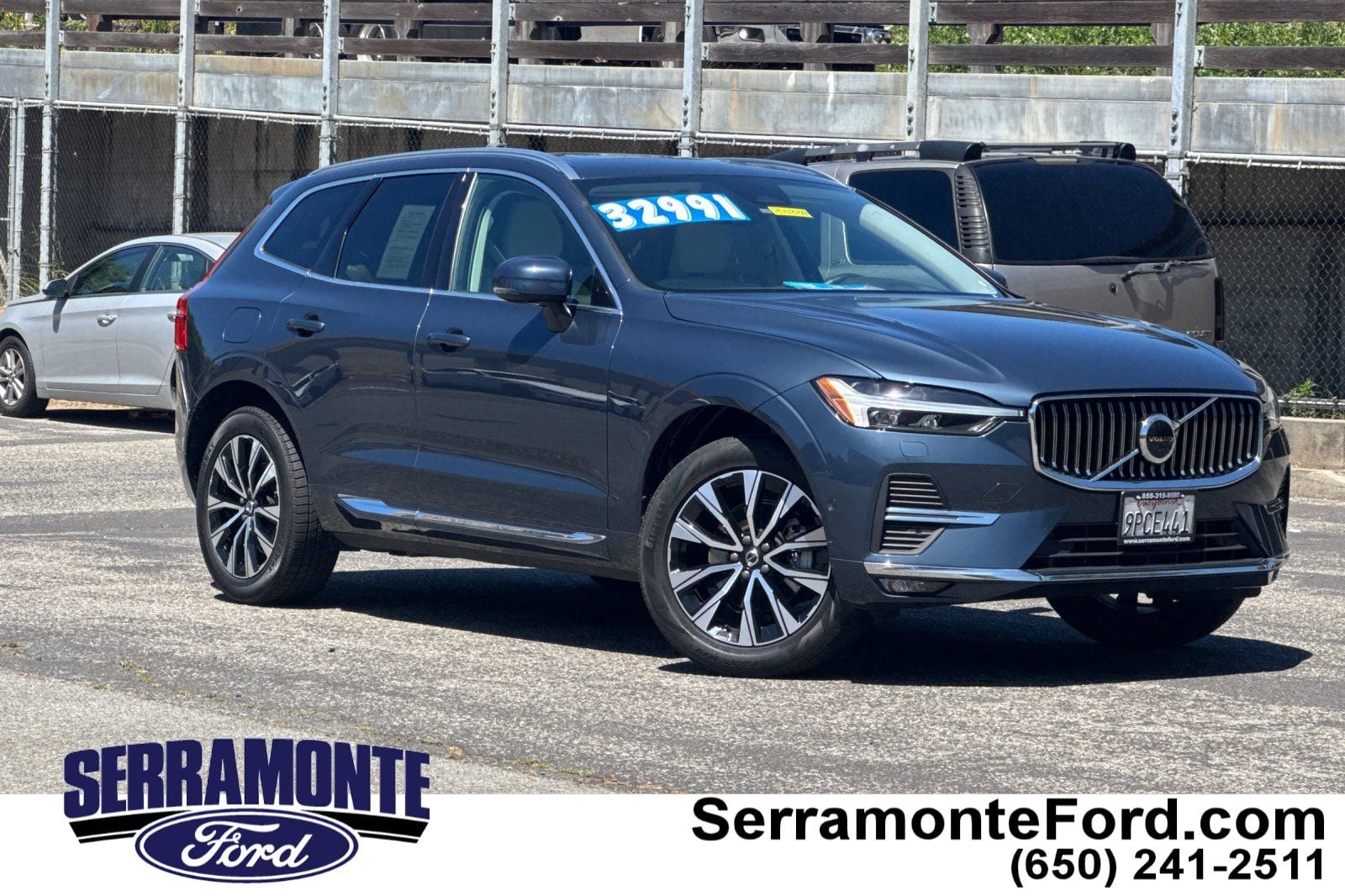 2023 Volvo XC60 B5 Plus Bright Theme AWD's photo
