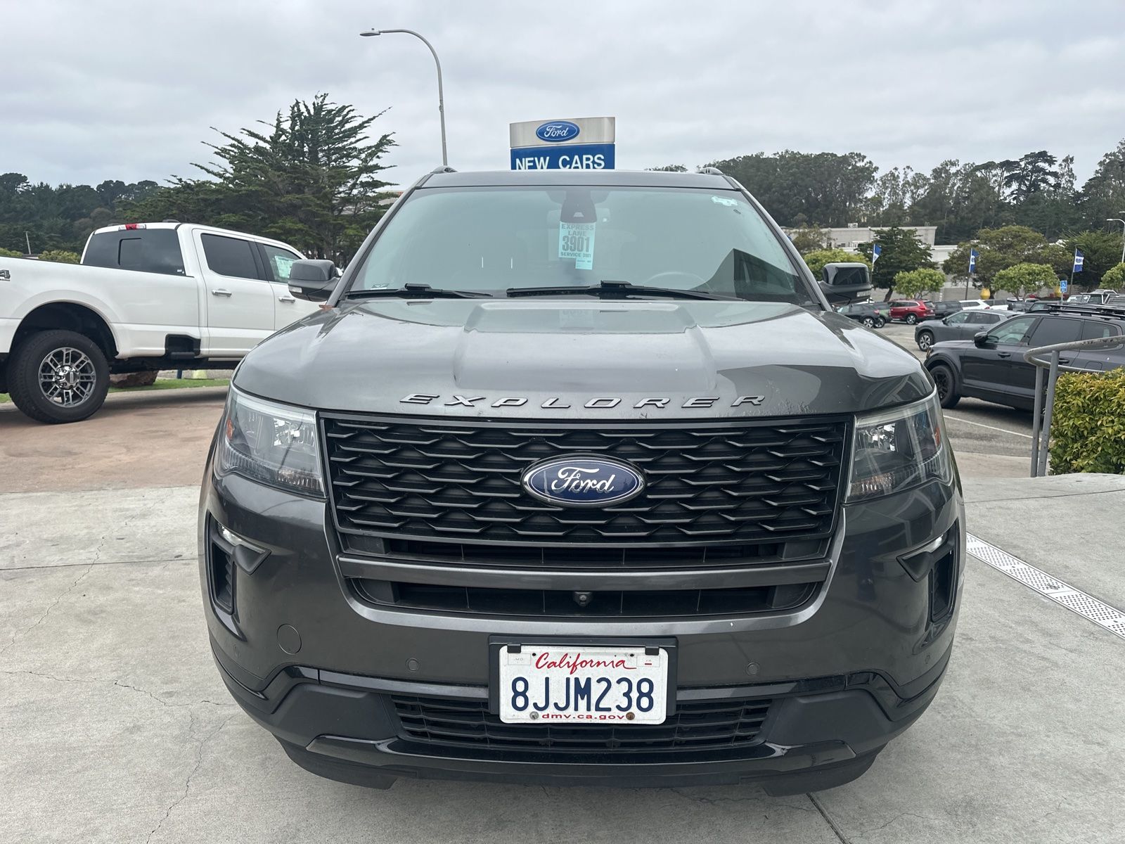 2019 Ford Explorer Sport photo 2