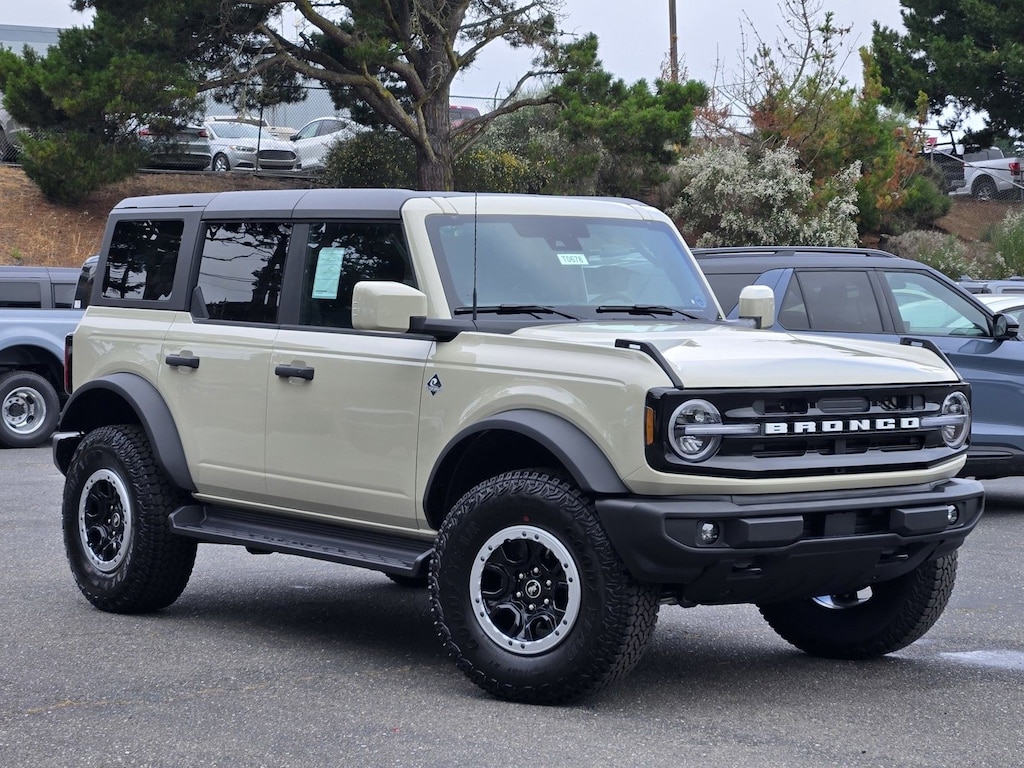 New 2026 Ford Bronco Outer Banks SUV