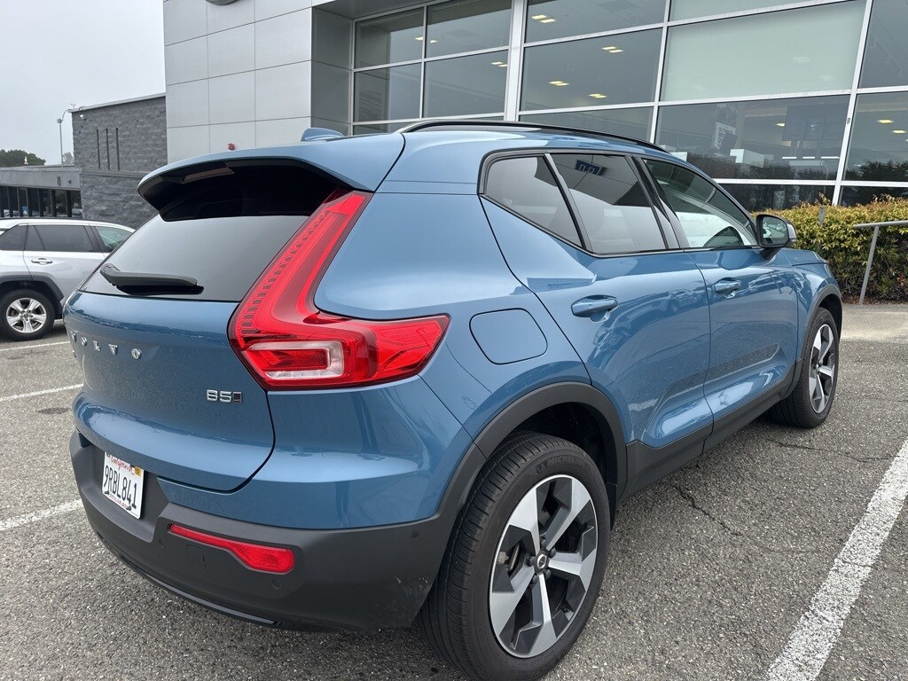 2024 Volvo XC40 Plus photo 4