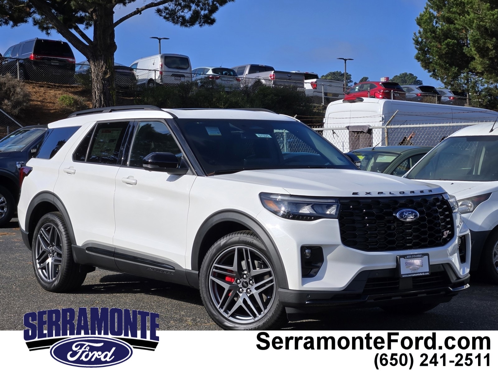 2025 Ford Explorer ST's photo
