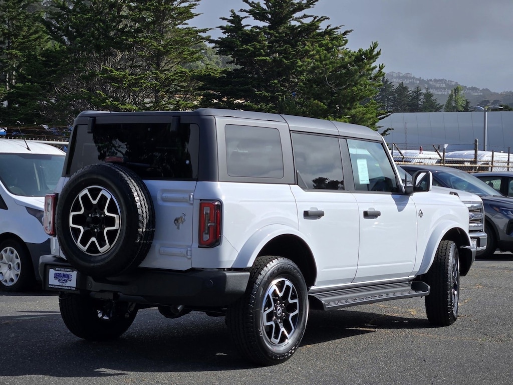 New 2026 Ford Bronco Outer Banks SUV