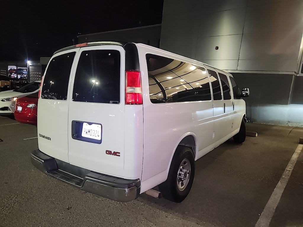 Used 2018 GMC Savana 3500 LT w/11 Passenger Seat Van Extended Passenger Van