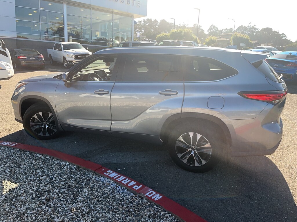 Used 2021 Toyota Highlander XLE SUV