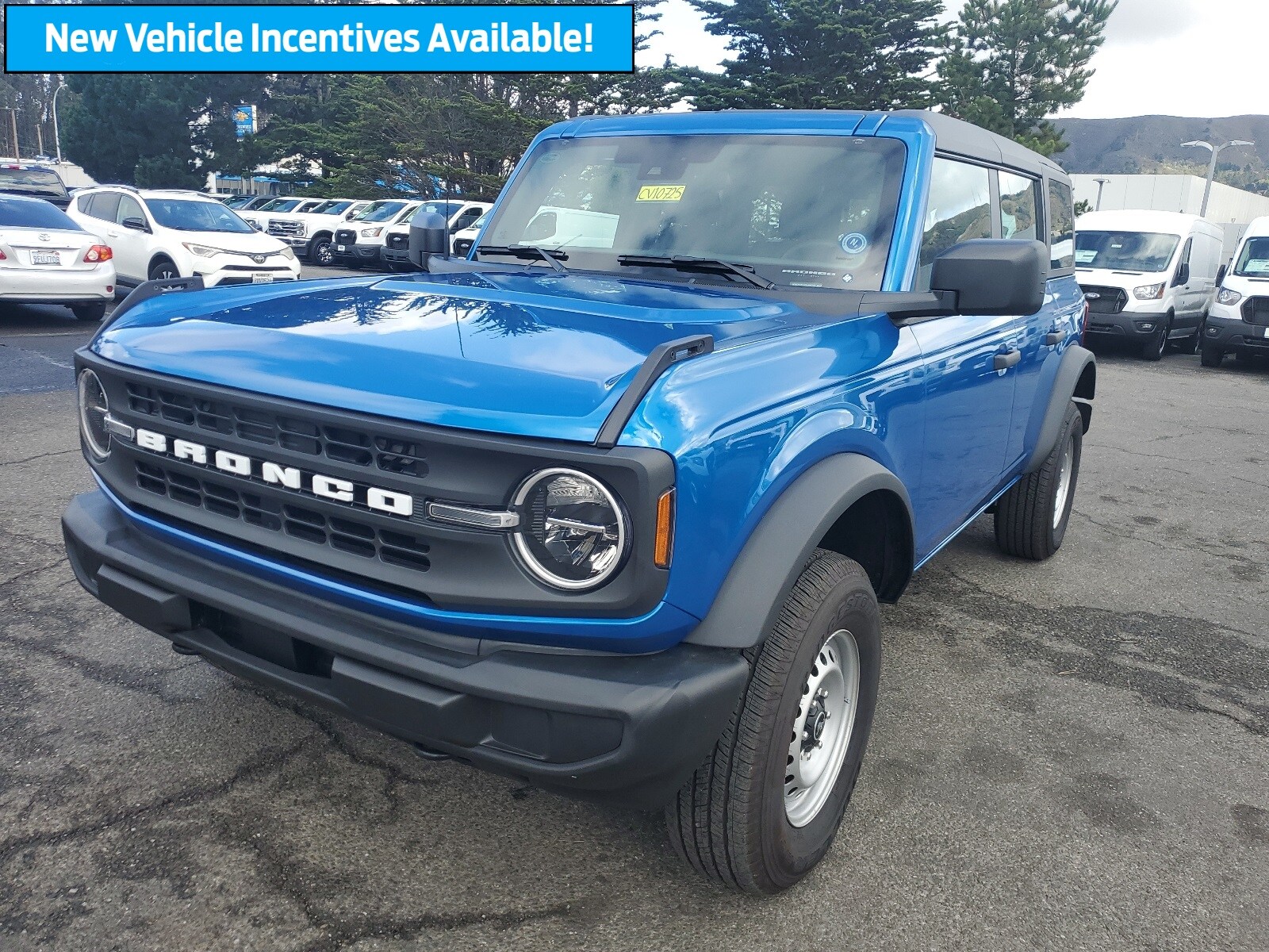 2025 Ford Bronco Base photo 3