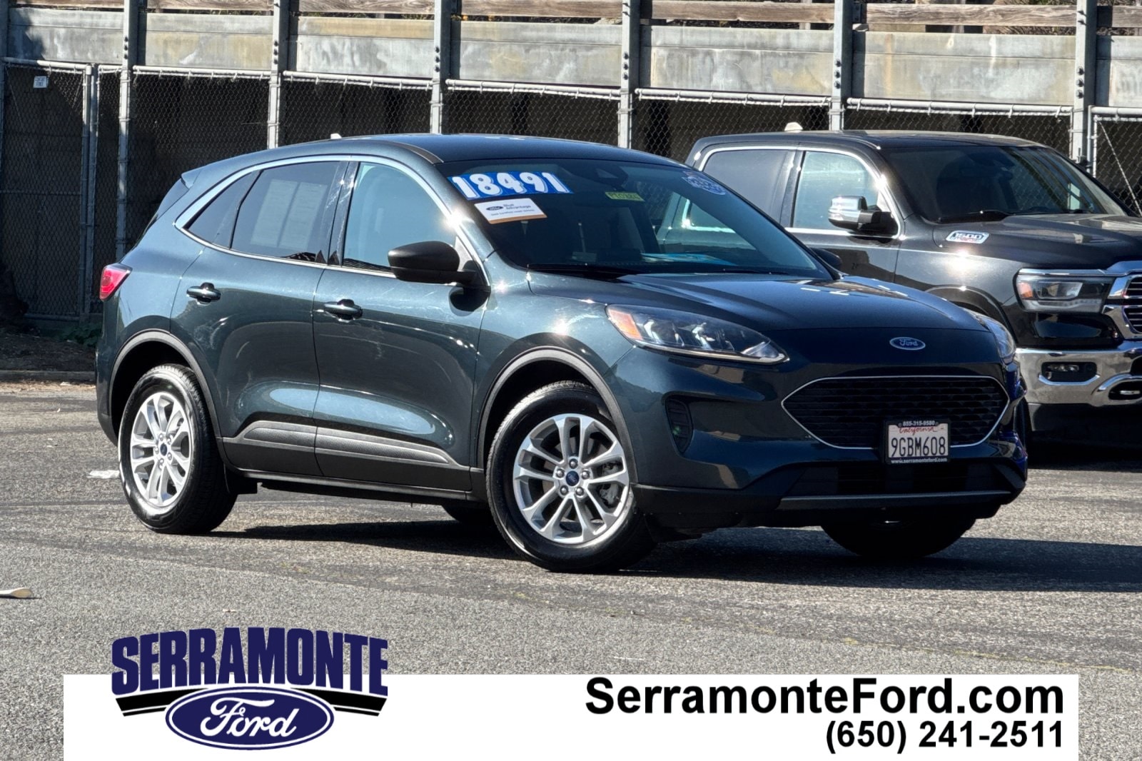 2022 Ford Escape SE's photo