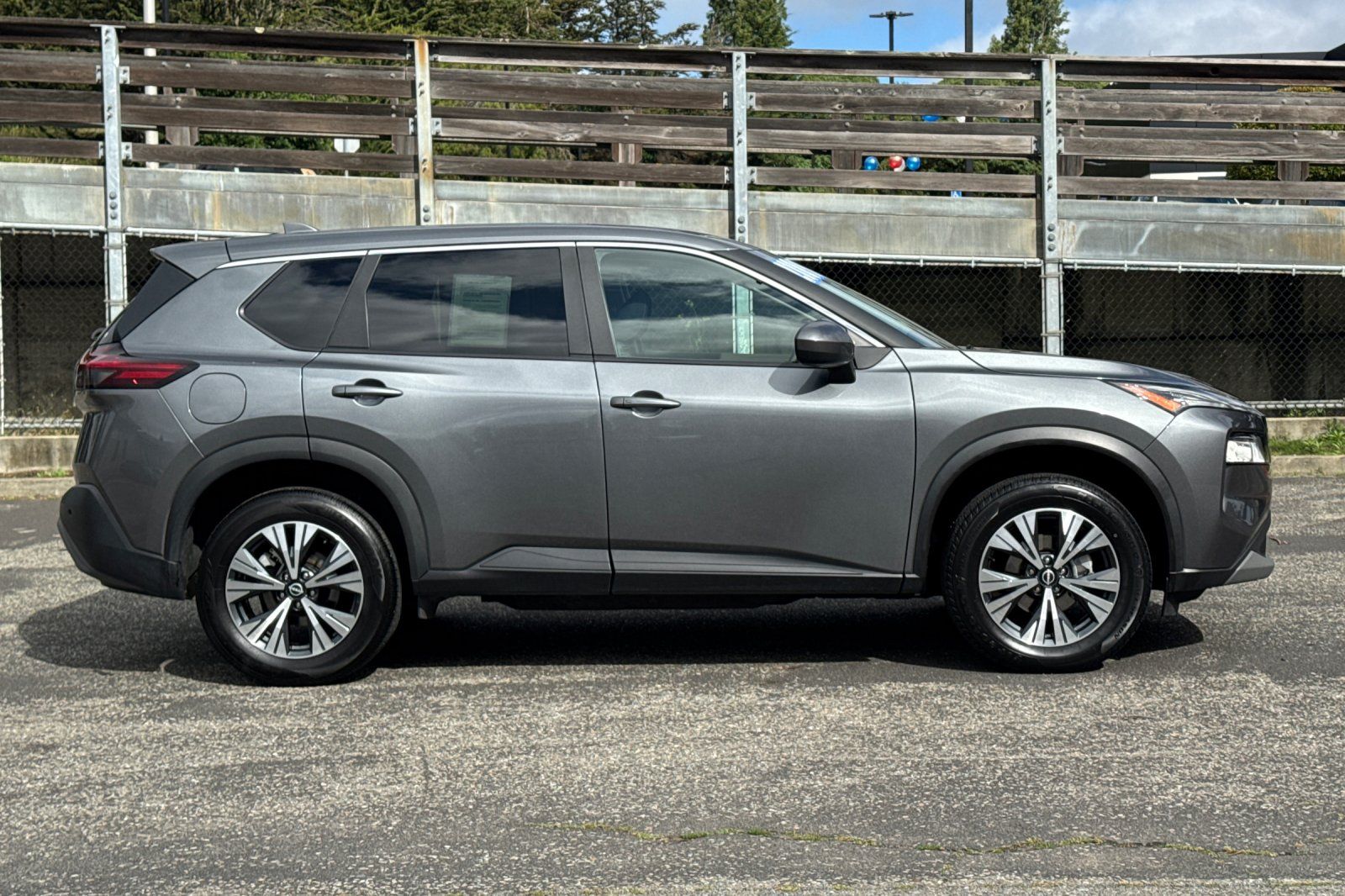 2023 Nissan Rogue SV photo 2