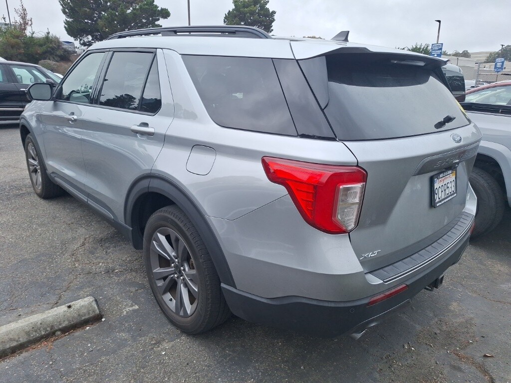 2022 Ford Explorer XLT photo 2