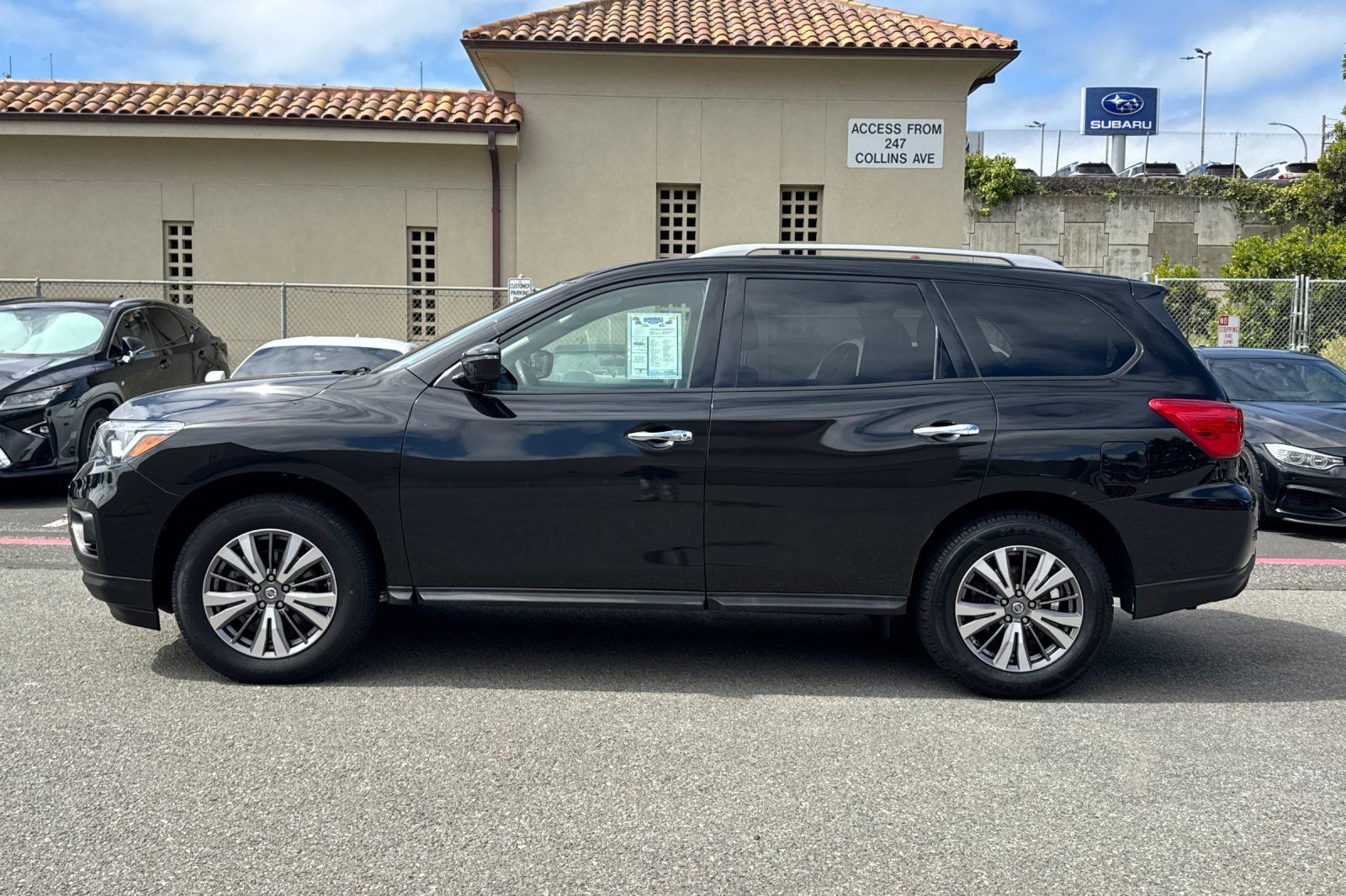 2019 Nissan Pathfinder SV V-6 cyl photo 3