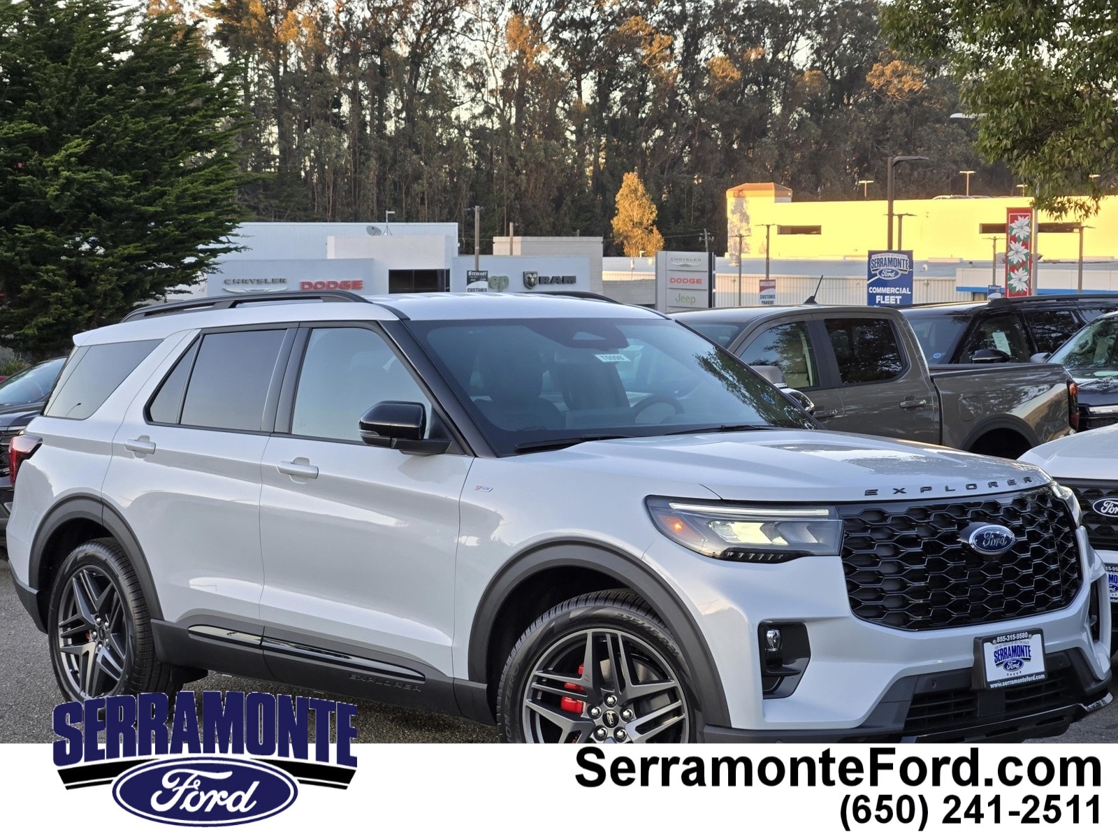 2026 Ford Explorer ST-LINE's photo