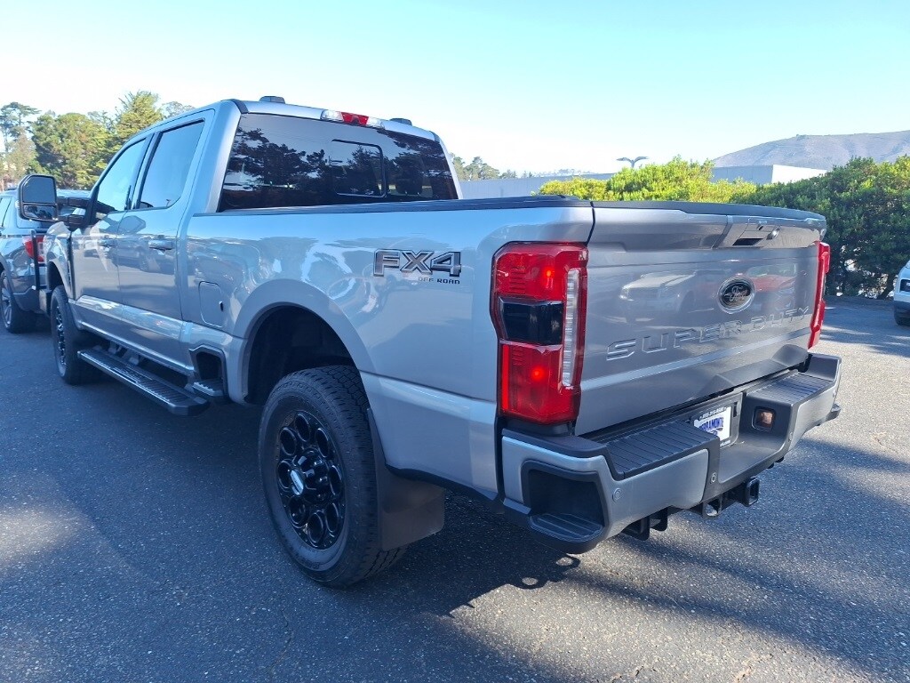 2024 Ford F-250 Lariat photo 2