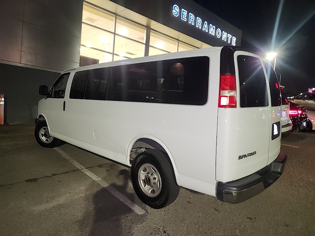 Used 2018 GMC Savana 3500 LT w/11 Passenger Seat Van Extended Passenger Van
