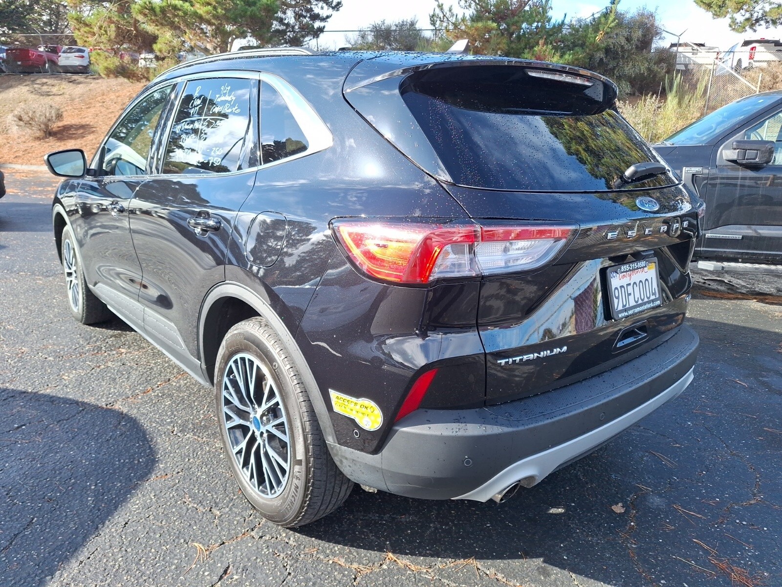 2022 Ford Escape Titanium photo 2