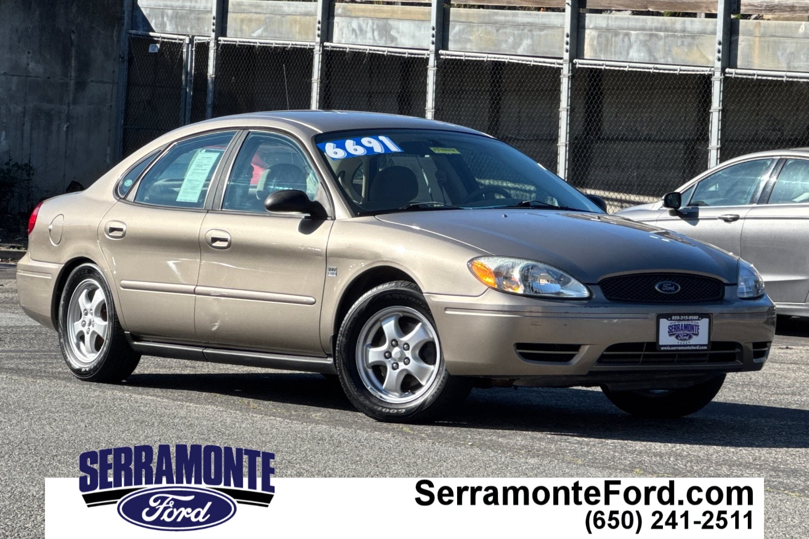 2004 Ford Taurus SES's photo