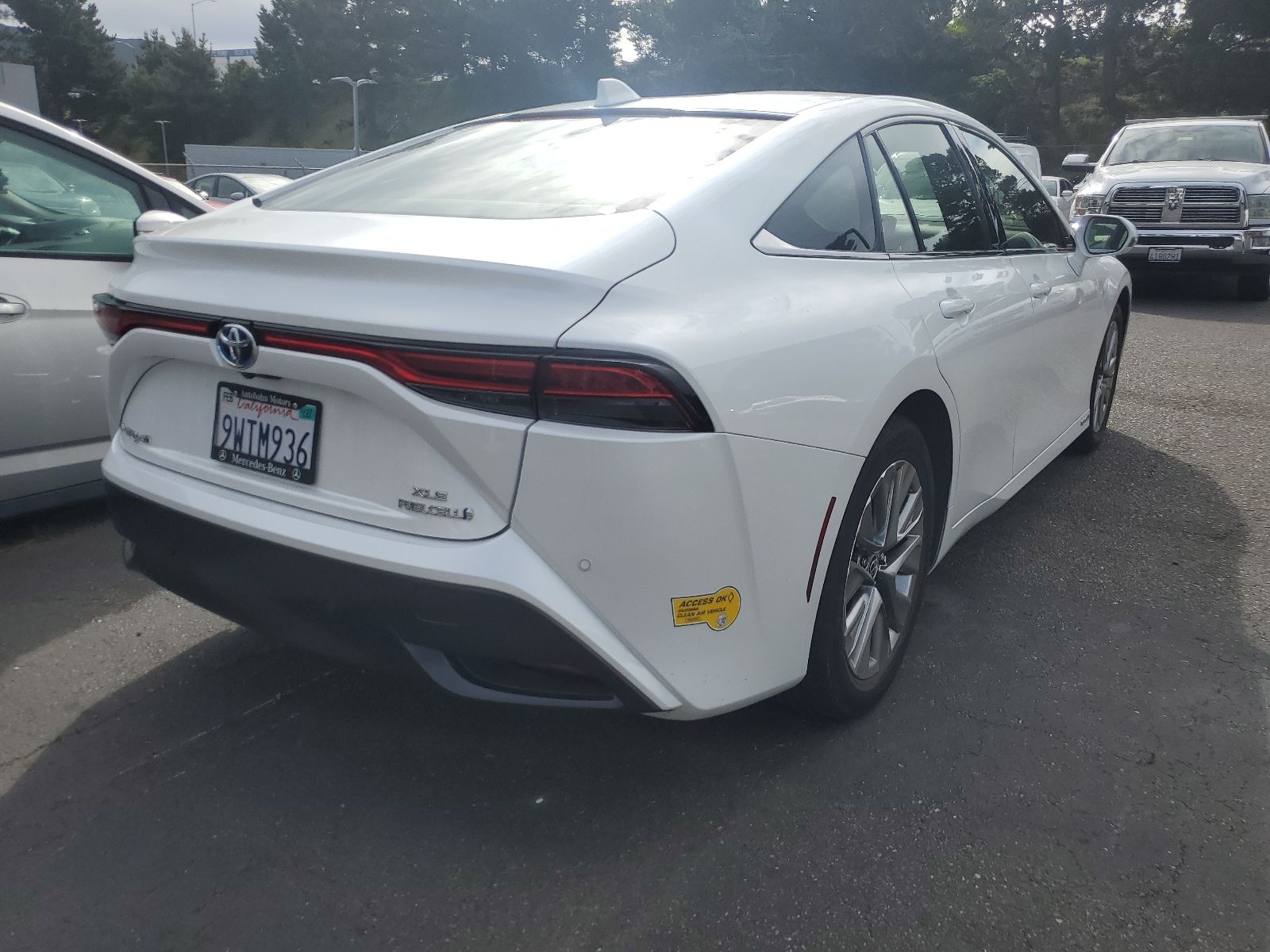 2022 Toyota Mirai XLE photo 6