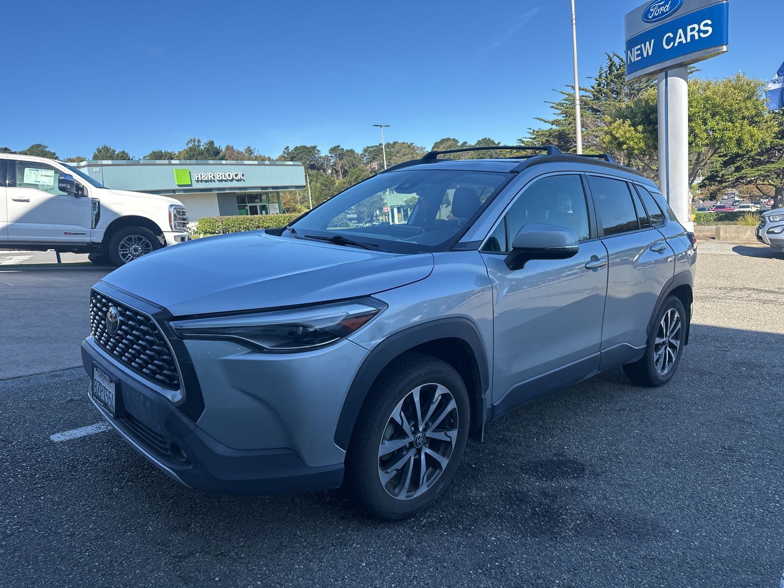 2022 Toyota Corolla Cross XLE photo 3