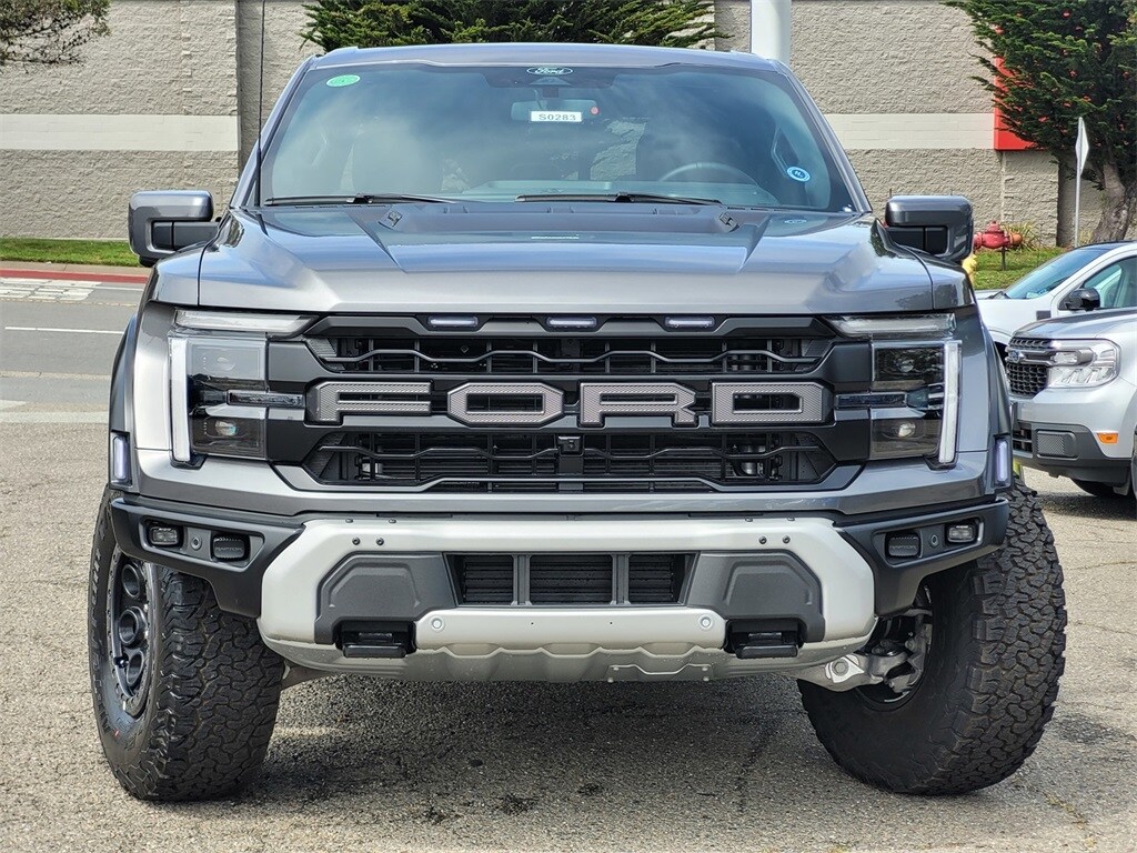 2025 Ford F-150 Raptor photo 2