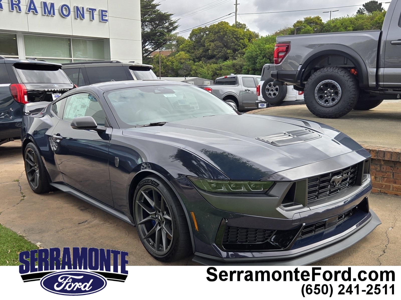 2025 Ford Mustang Dark Horse's photo