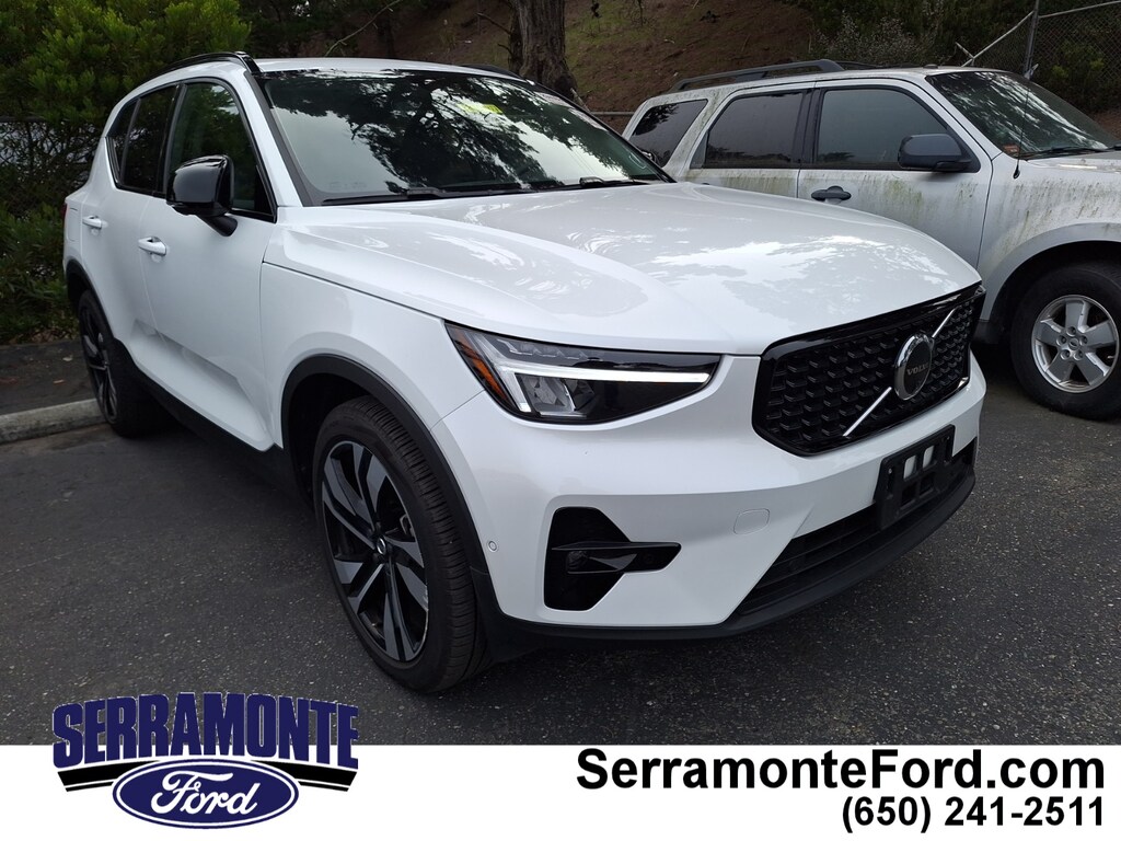 Used 2025 Volvo XC40 B5 Plus Dark Theme SUV
