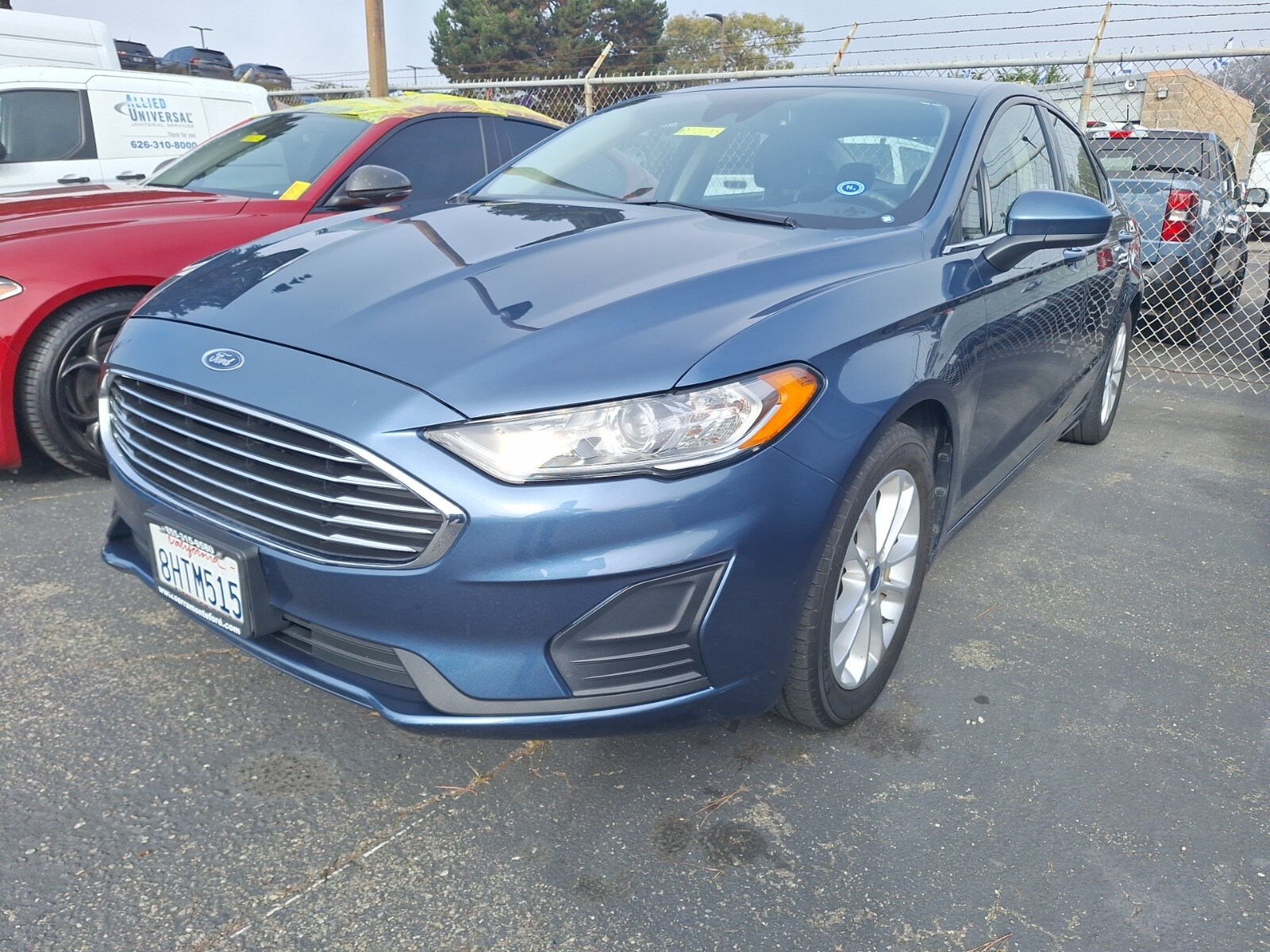 2019 Ford Fusion SE photo 2