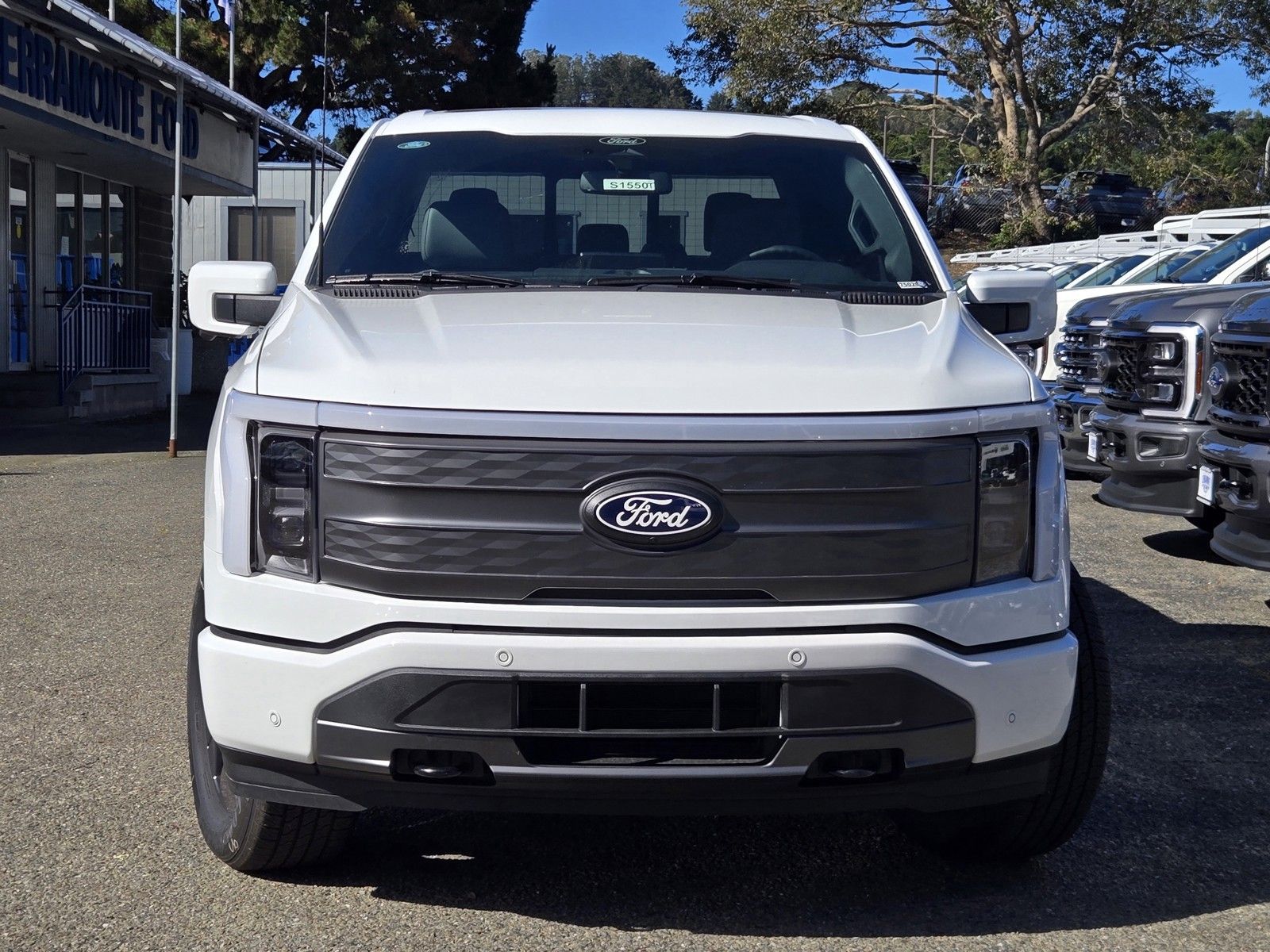 2025 Ford F-150 Lightning Lariat photo 3