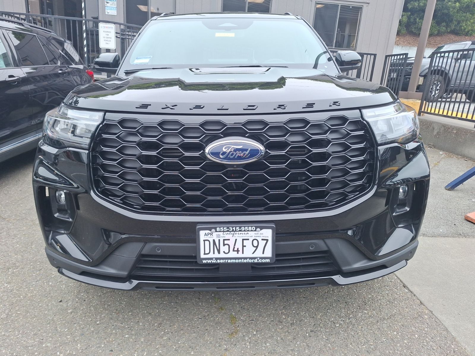 2026 Ford Explorer ST-Line photo 2
