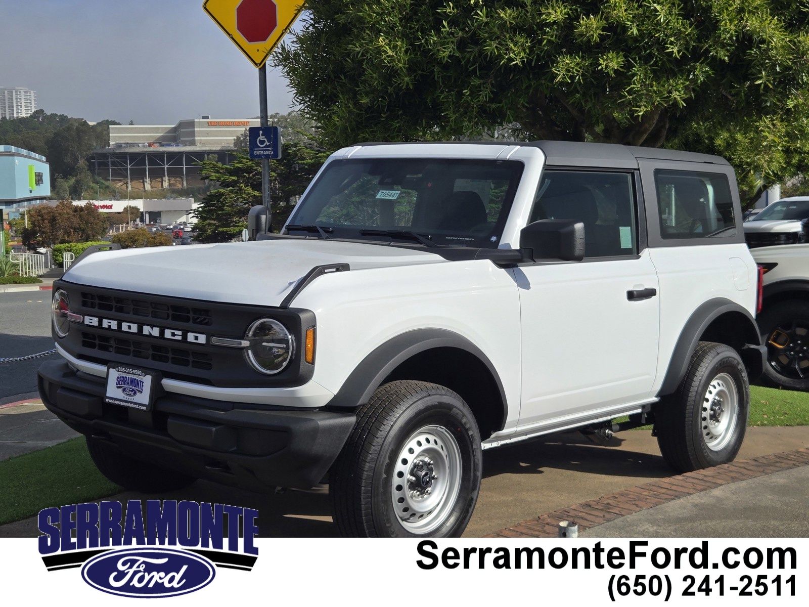 2026 Ford Bronco Base 4x4's photo