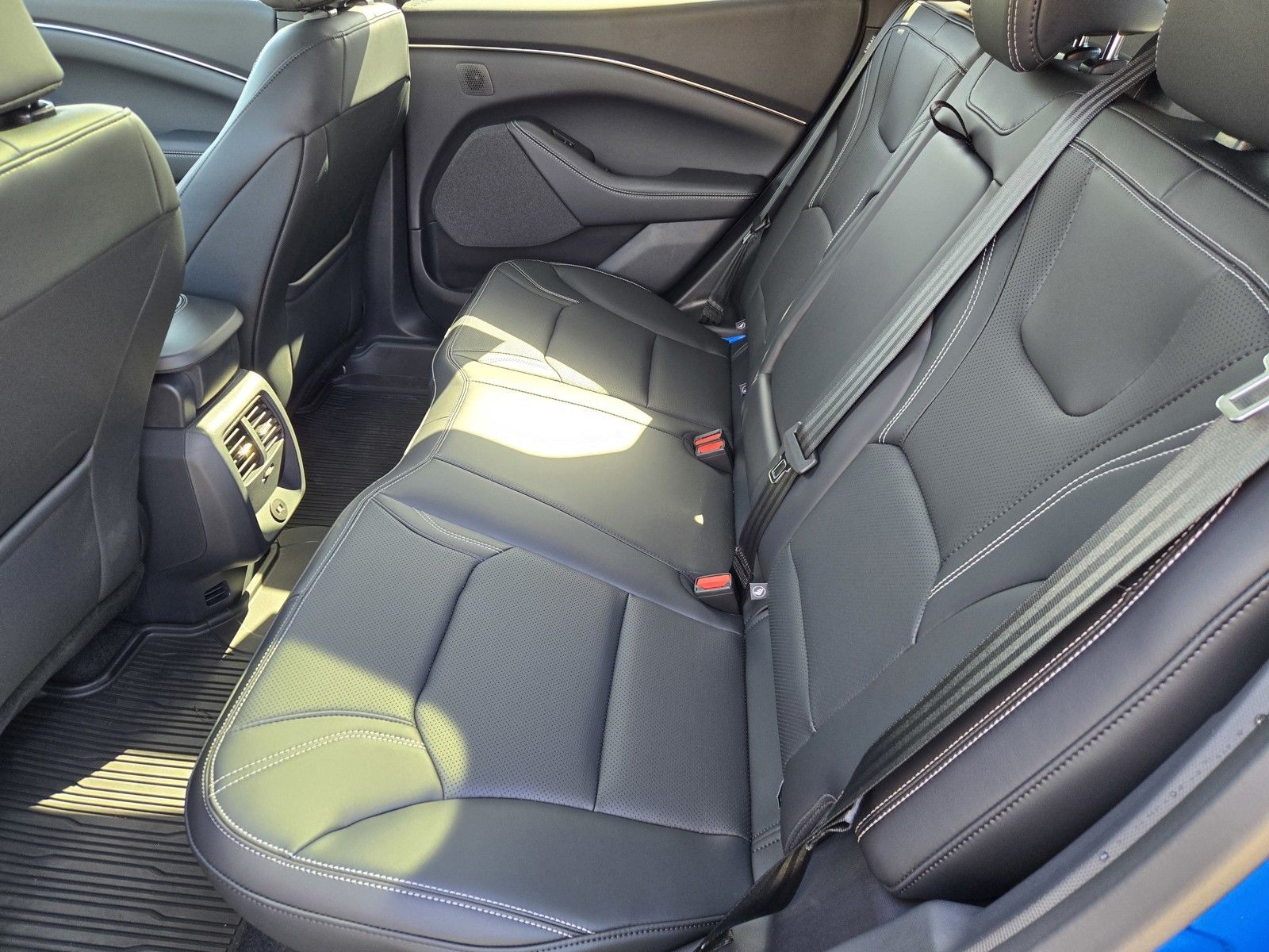 2025 Ford Mustang Mach-E Premium - Photo 6