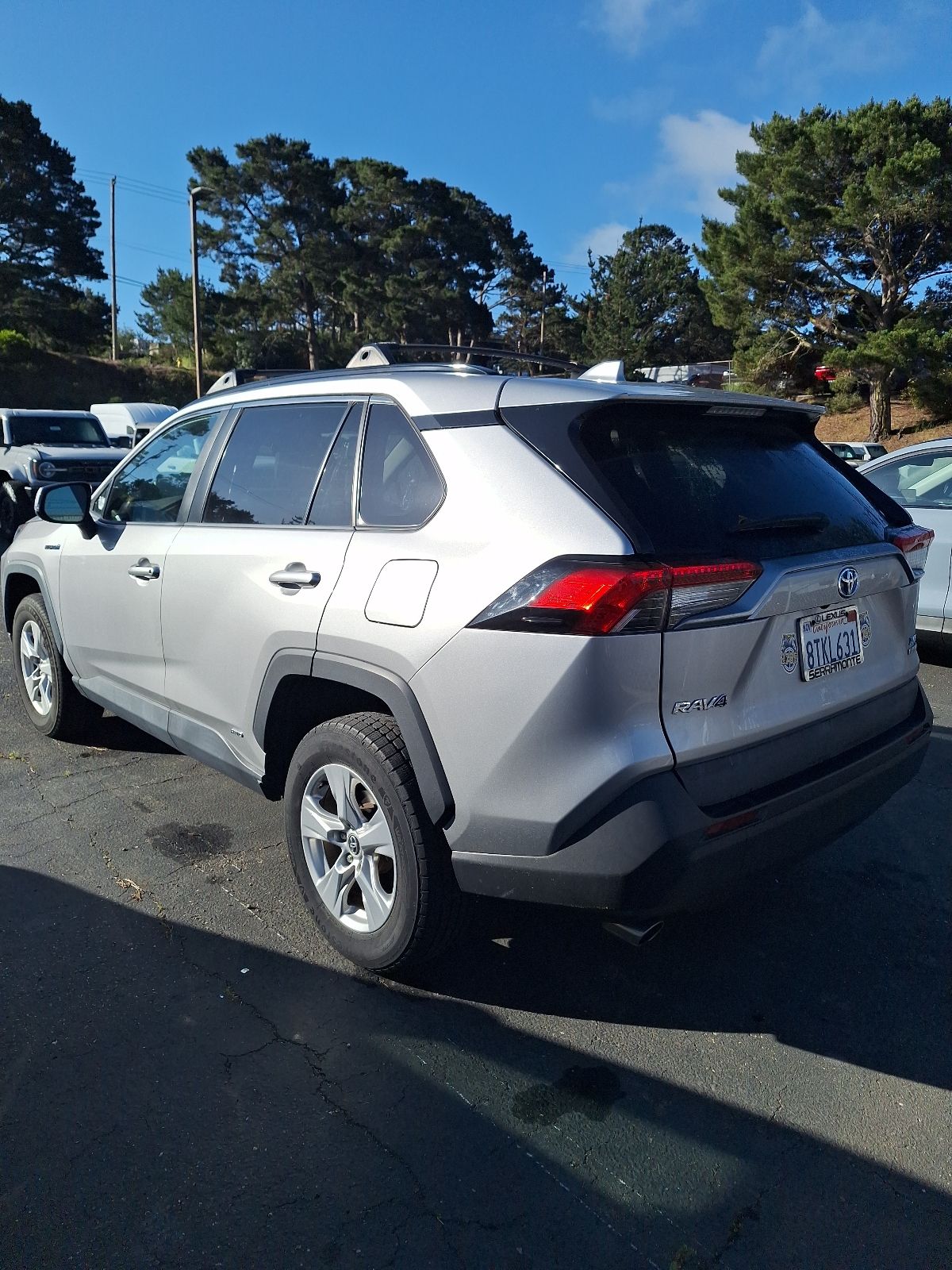 2021 Toyota RAV4 Hybrid XLE photo 4