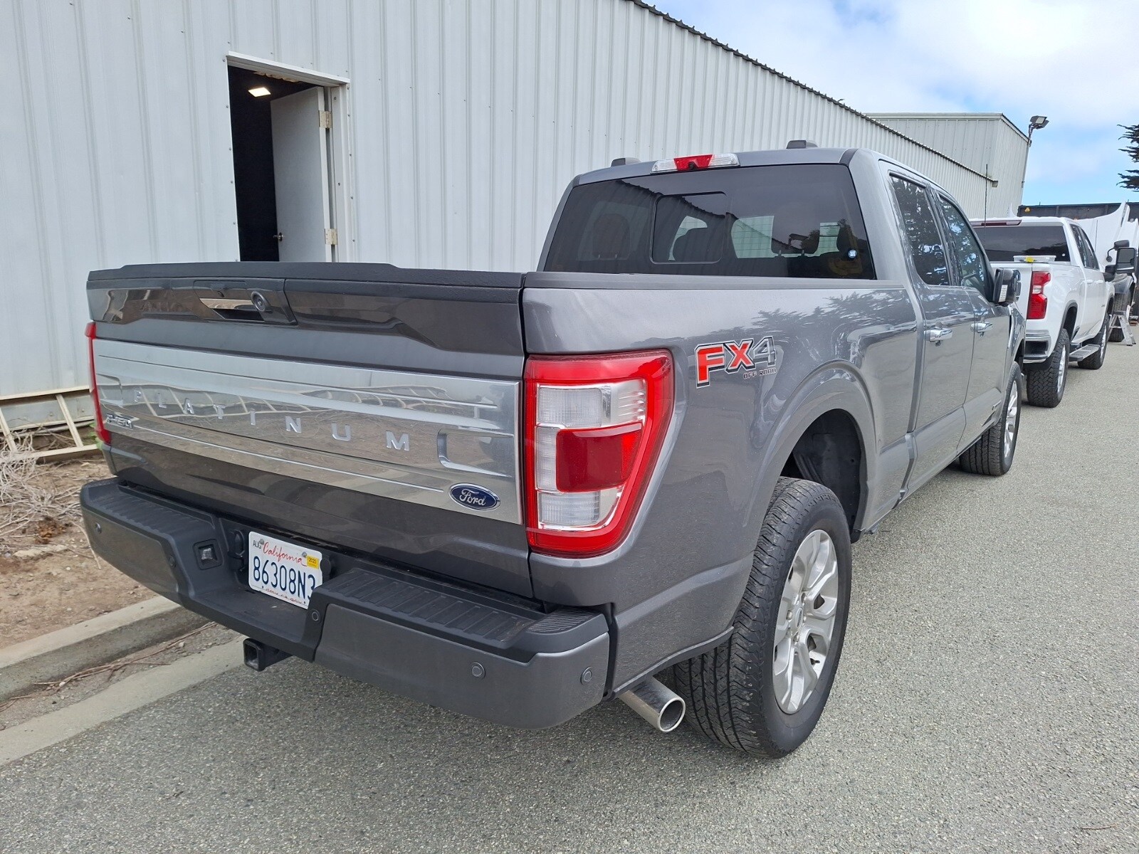 2022 Ford F-150 Platinum photo 4