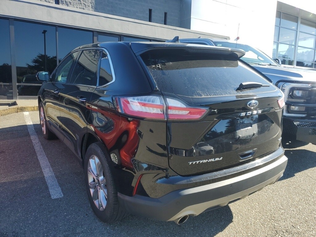 2023 Ford Edge Titanium photo 2