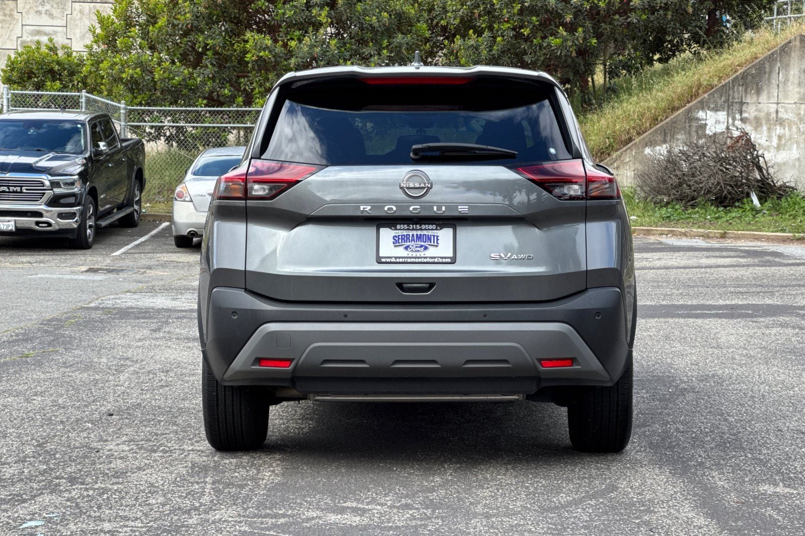 2023 Nissan Rogue SV photo 5