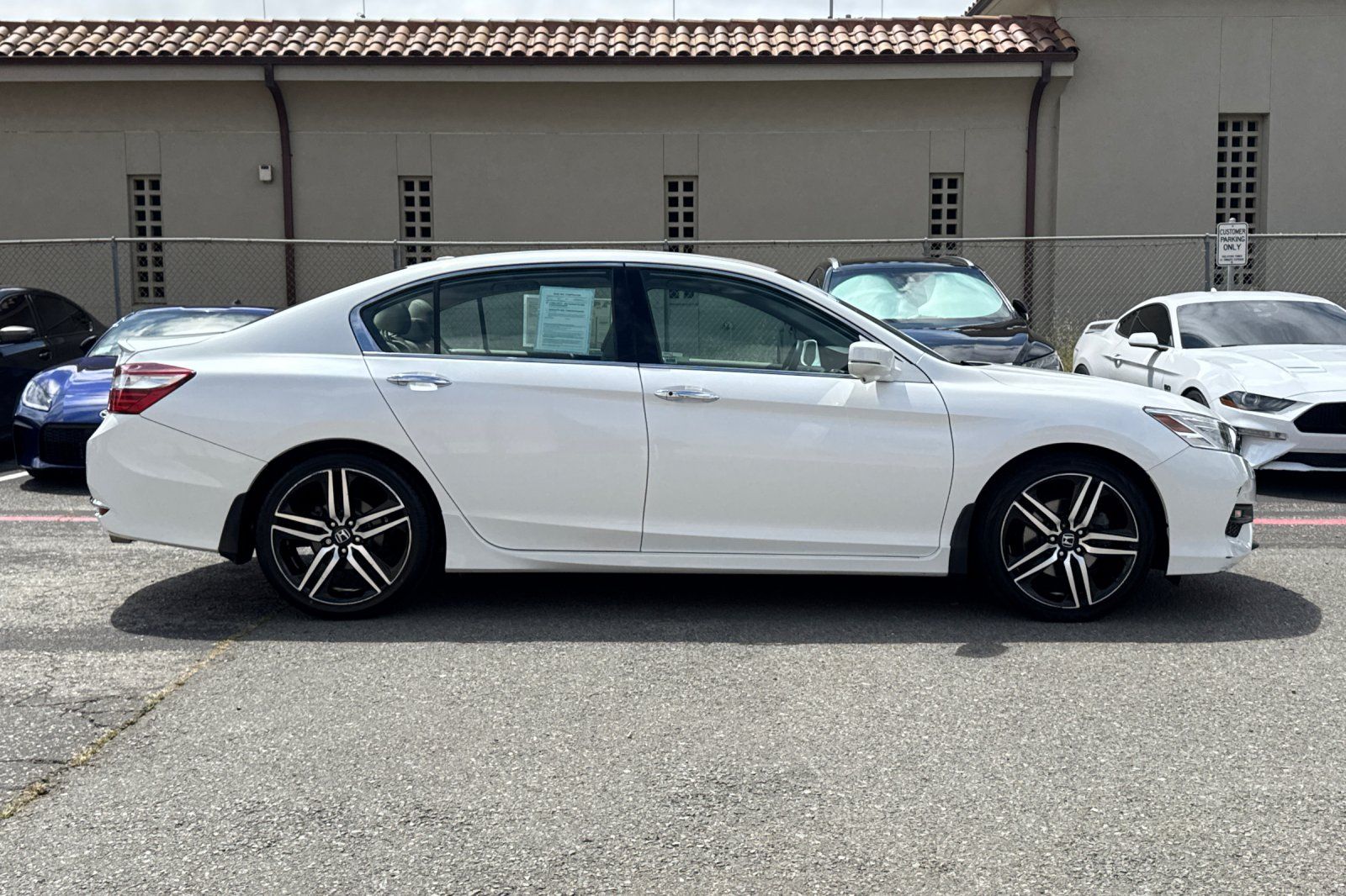 2016 Honda Accord Touring photo 2
