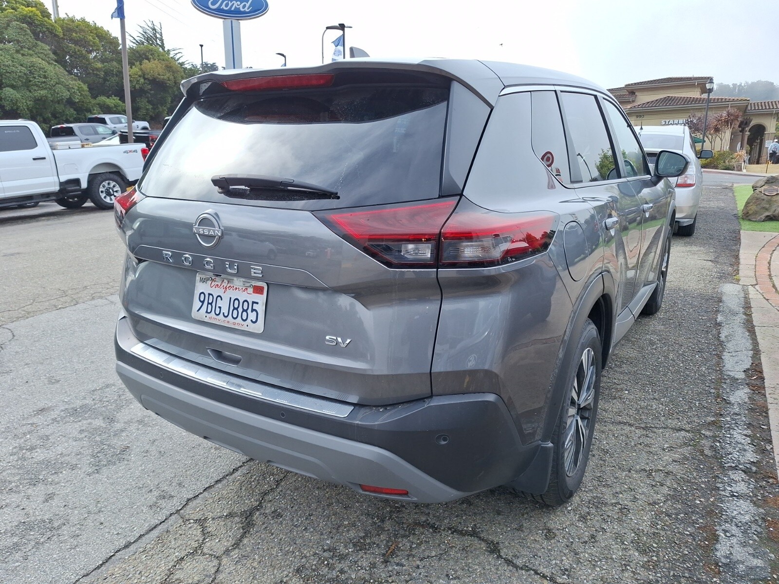 2022 Nissan Rogue SV photo 3