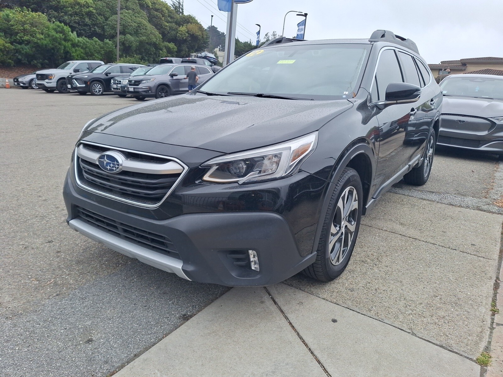 2022 Subaru Outback Limited XT photo 2