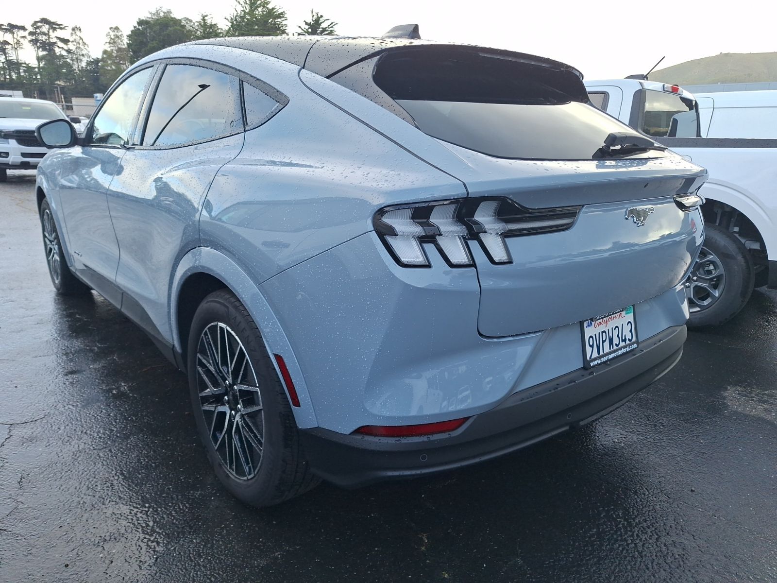 2025 Ford Mustang Mach-E Premium photo 4