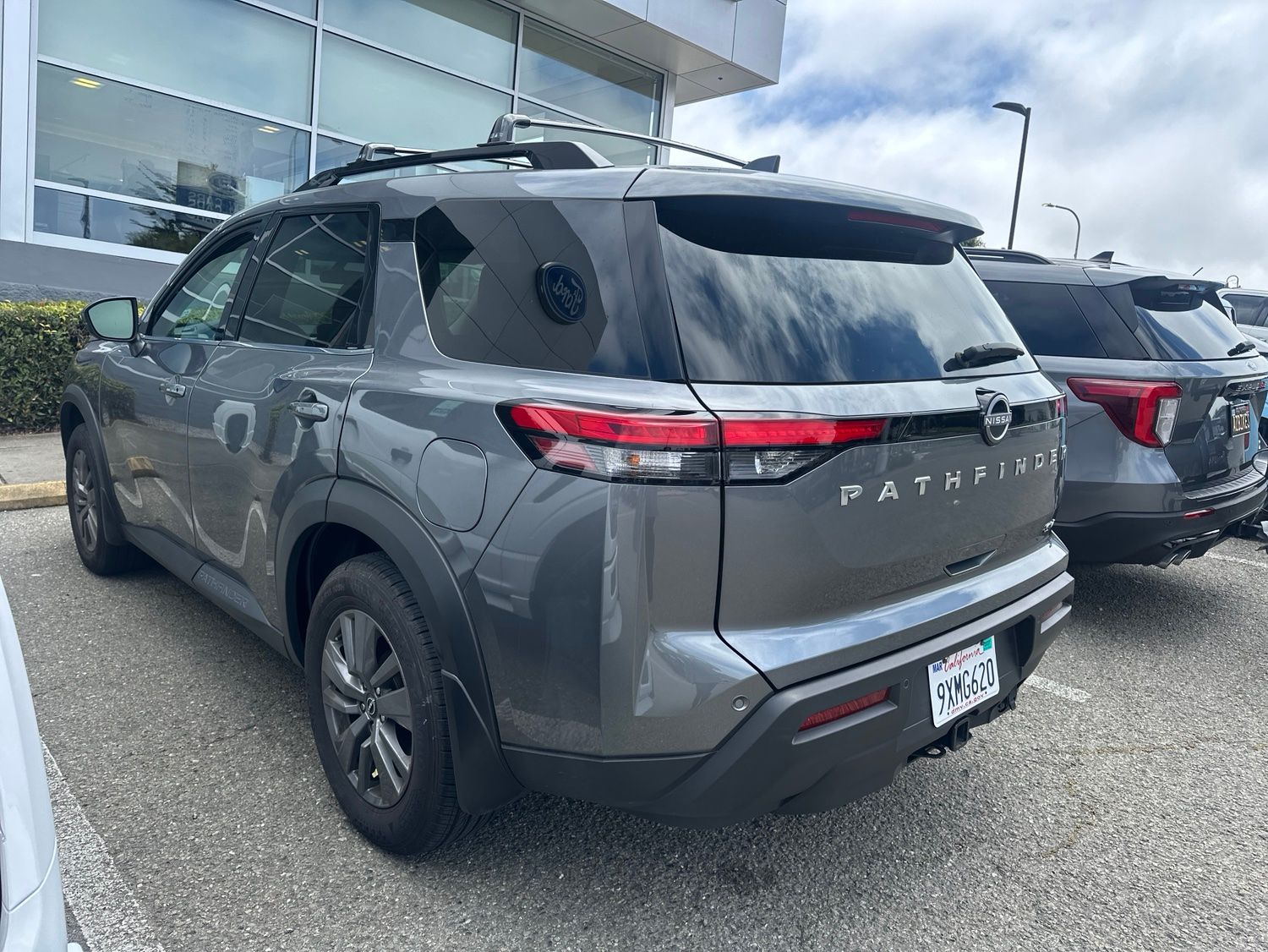 2024 Nissan Pathfinder SV photo 4