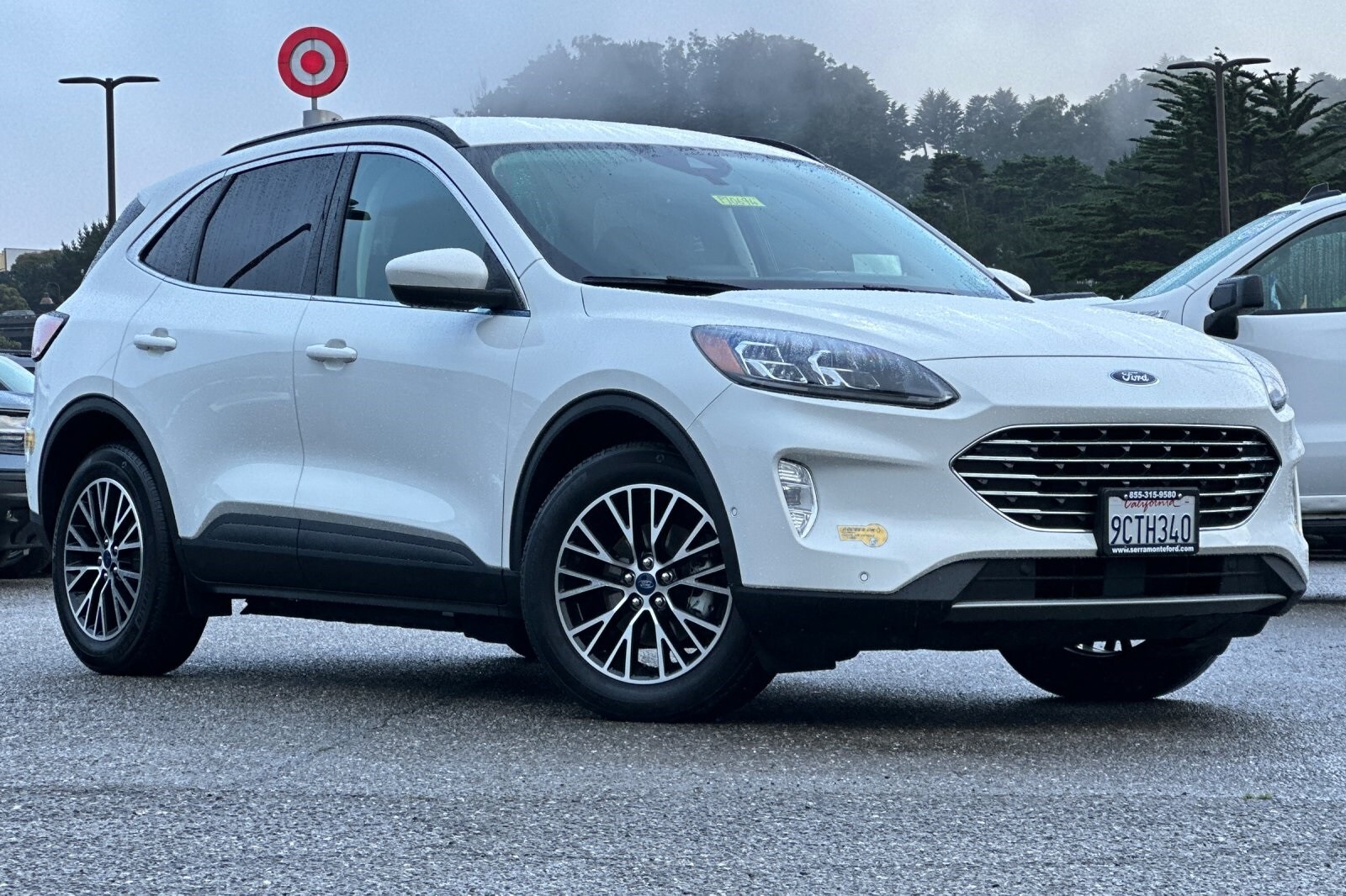 2022 Ford Escape Titanium photo 2