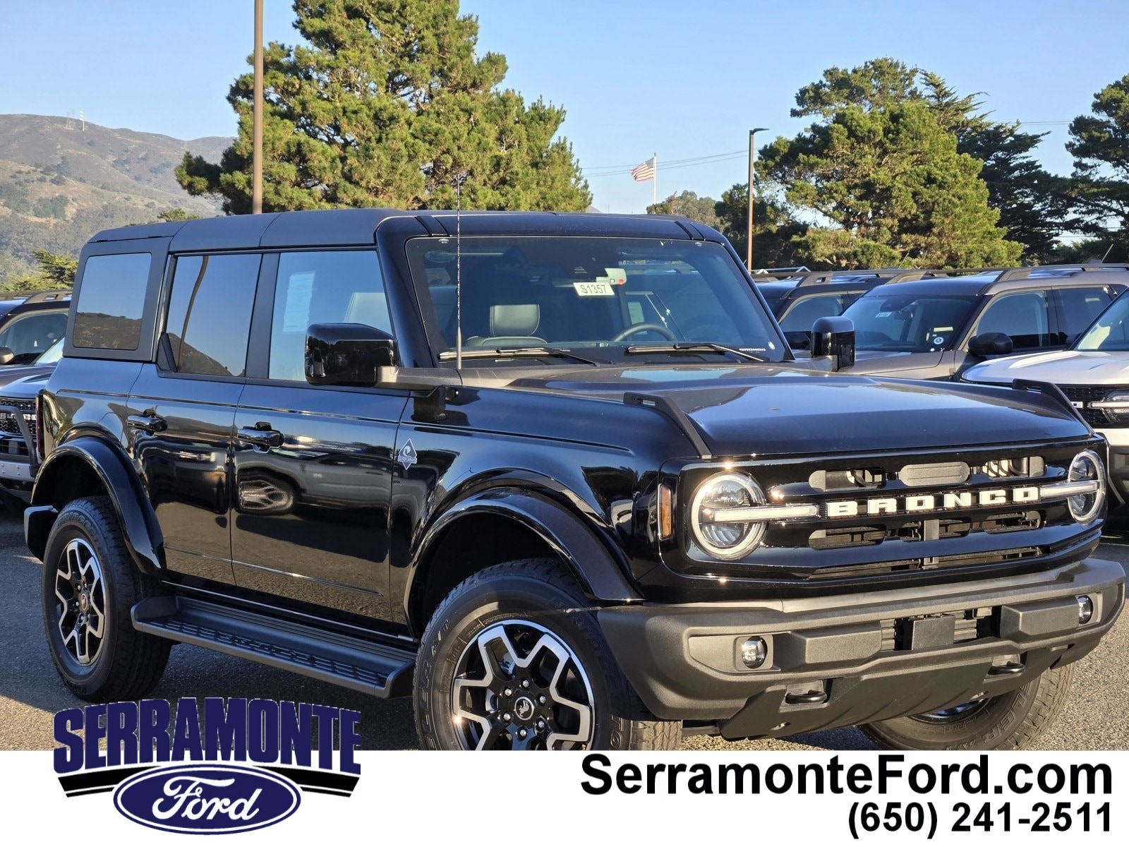2025 Ford Bronco 4-Door Outer Banks's photo