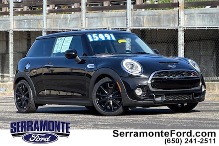 2017 MINI Hardtop 2 Door Base Hatchback WMWXP7C33H3B94719