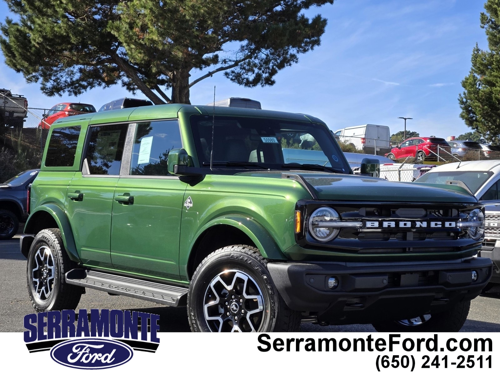 2025 Ford Bronco 4-Door Outer Banks's photo