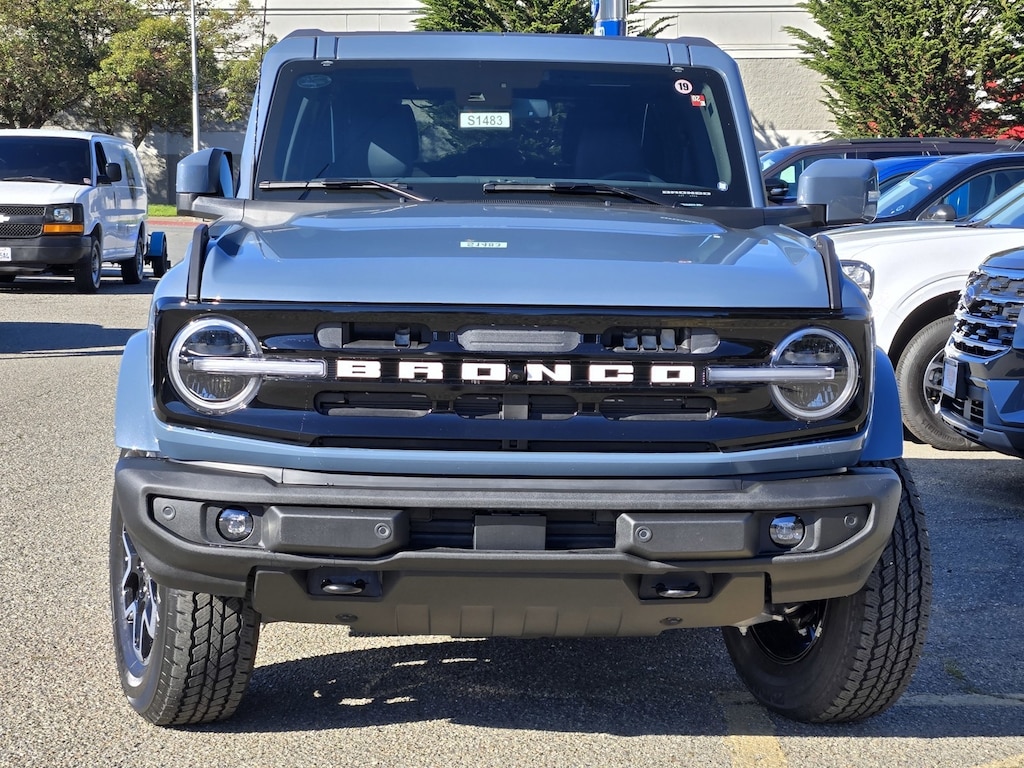 New 2025 Ford Bronco Outer Banks SUV