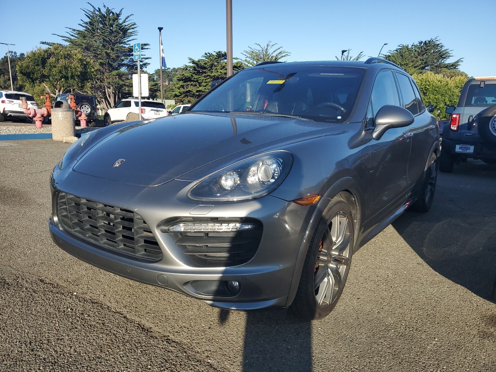 2013 Porsche Cayenne GTS photo 3