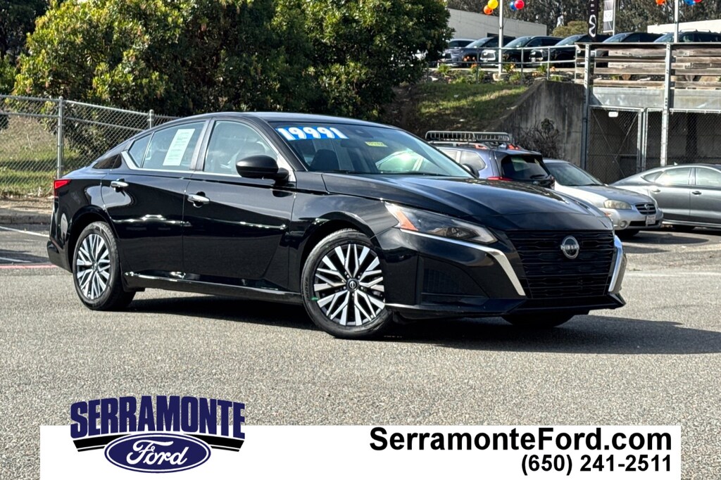 Used 2024 Nissan Altima 2.5 SV Sedan