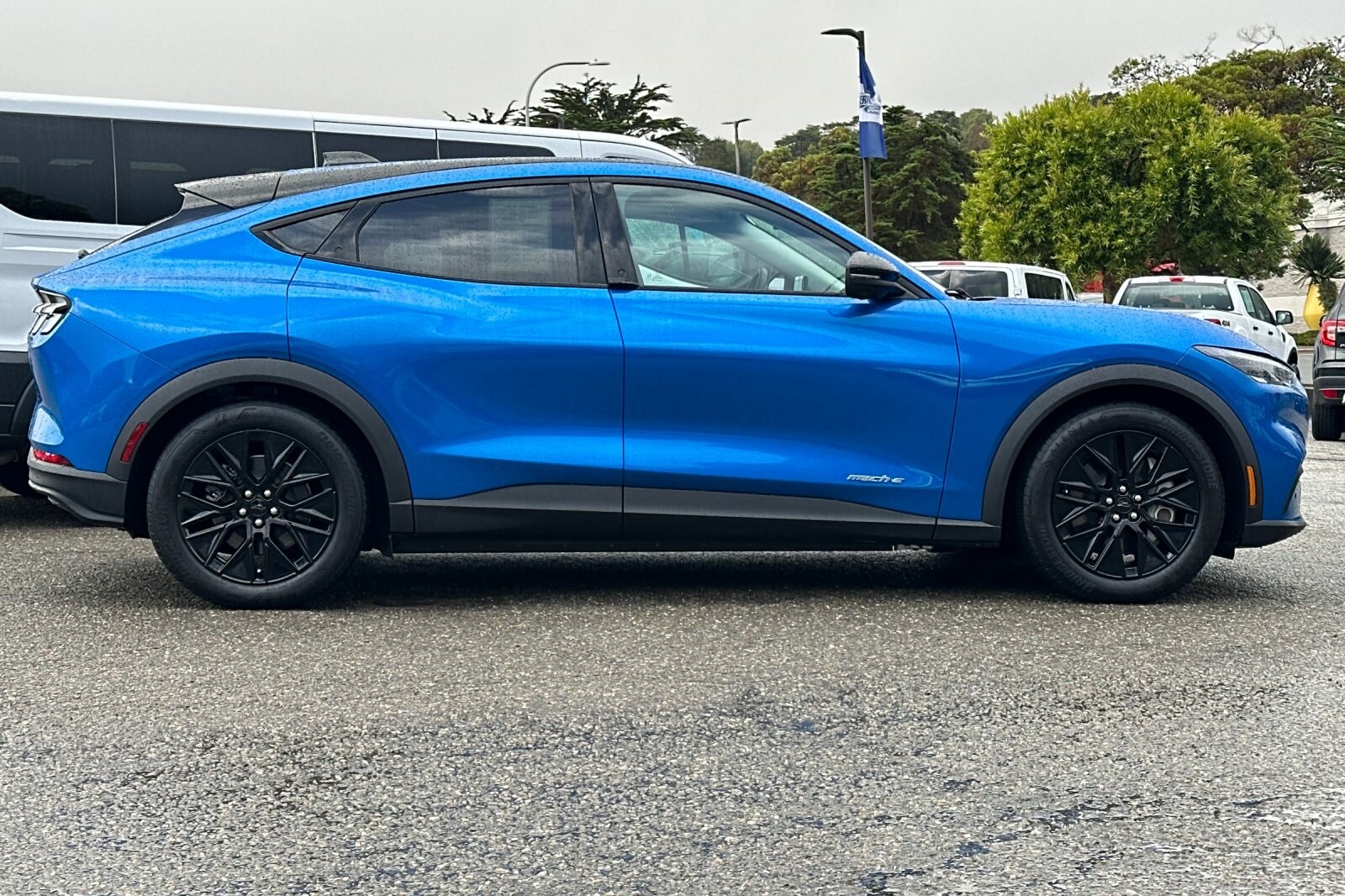 2025 Ford Mustang Mach-E Select photo 3