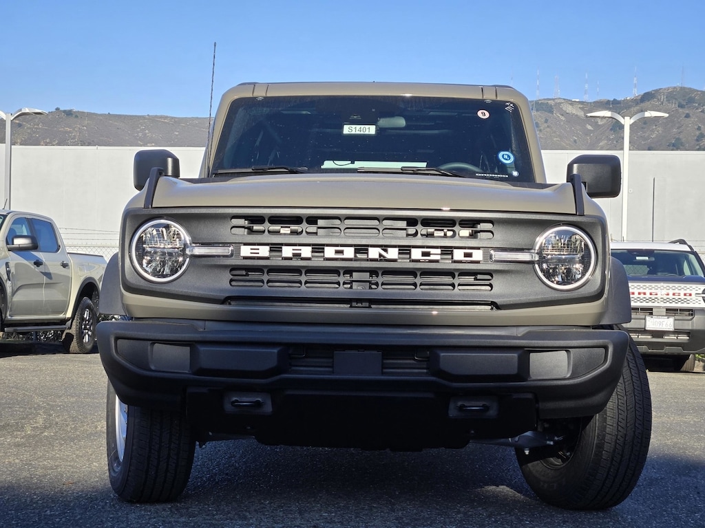 New 2025 Ford Bronco Base SUV